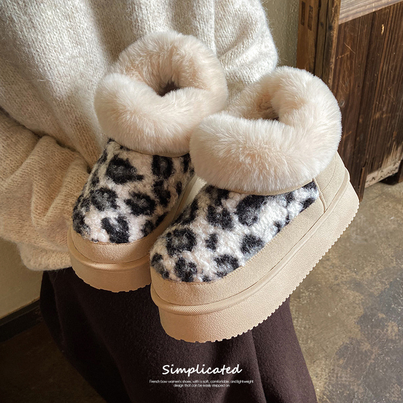 Sepatu Bot Salju Wanita Model  - Street Fashion Girl ulasan dan harga